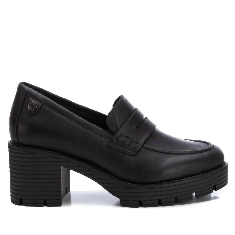 Women's Leather Moccasins In Black